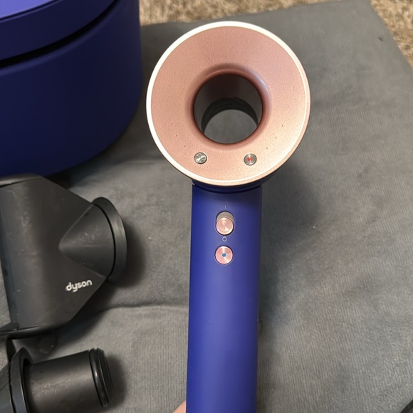 Dyson Supersonic in Blue/Rose - Picture 2 of 7